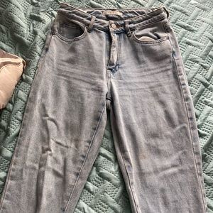 Light wash mom jeans